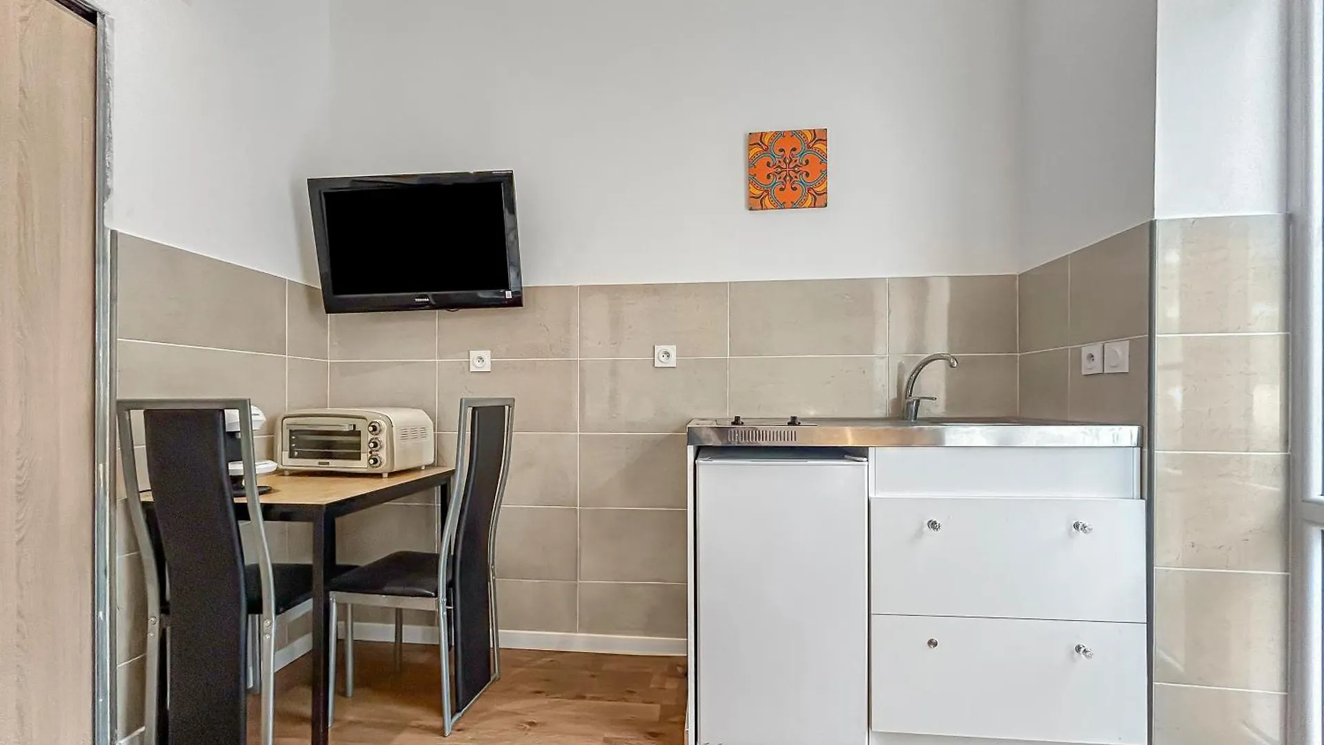 Studio Lumineux Avec Clim Et Tv Ideal Pour Couples Aix-les-Bains France