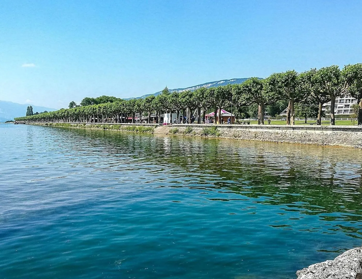 Studio Lumineux Avec Clim Et Tv Ideal Pour Couples Aix-les-Bains 0*,
